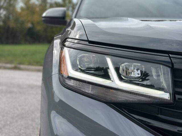 2023 Volkswagen Atlas Cross Sport V6 SEL R-Line Black 4Motion