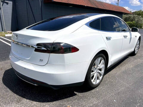 2015 Tesla Model S 85