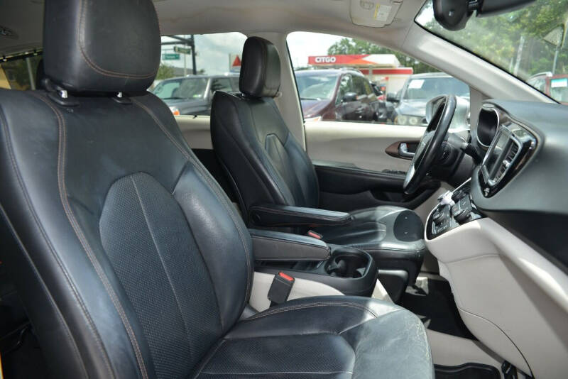 2019 Chrysler Pacifica Touring L