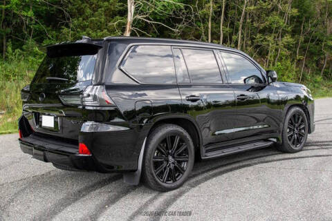 2021 Lexus LX 570 Three-Row