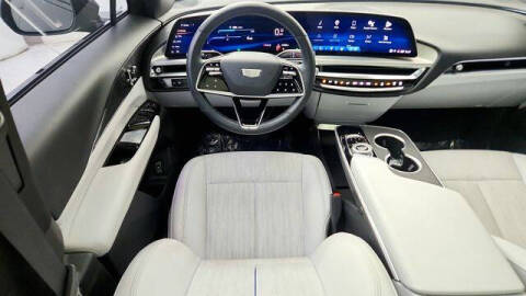 2024 Cadillac LYRIQ Luxury 1