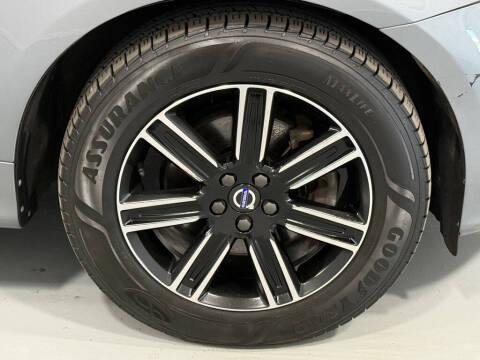 2017 Volvo XC60 T5 Dynamic