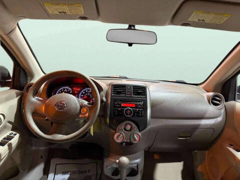 2012 Nissan Versa 1.6 SV