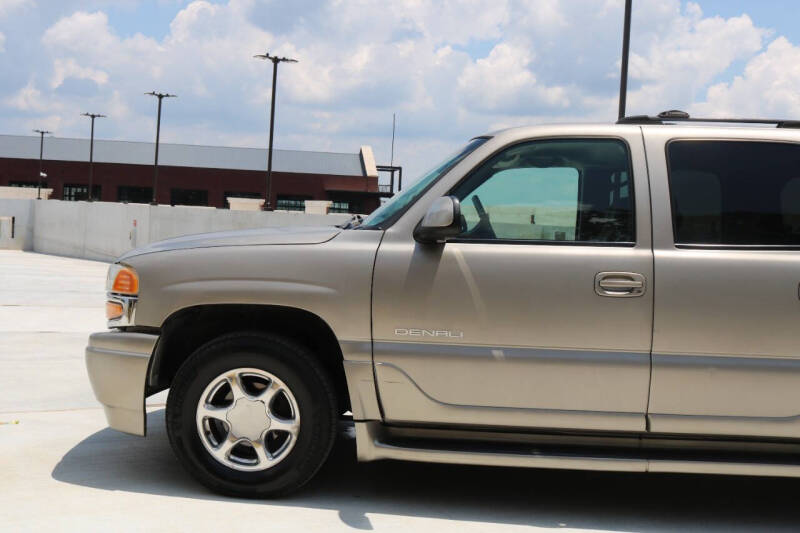 2001 GMC Yukon XL Denali