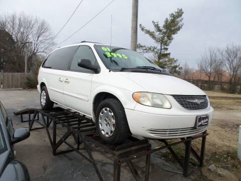 2001 Chrysler Town and Country for sale at Credit Cars of NWA in Bentonville AR