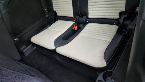 2024 Land Rover Discovery P300 Dynamic SE