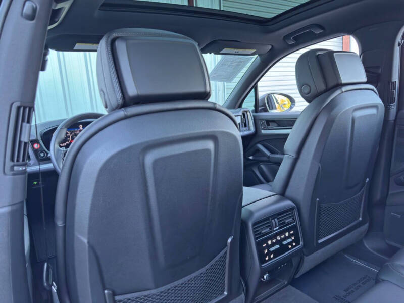 2024 Porsche Cayenne S