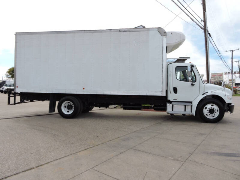 2017 Freightliner M2 106