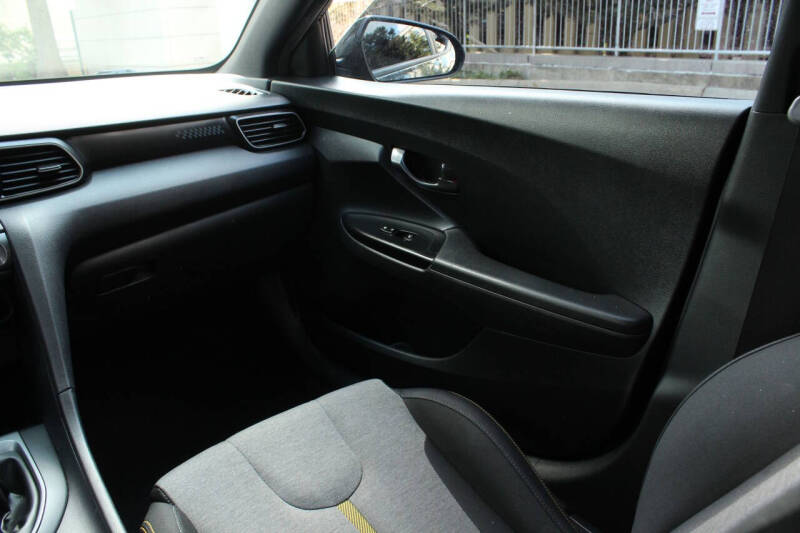 2019 Hyundai Veloster