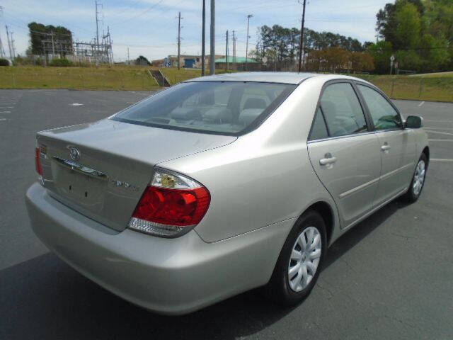 2005 Toyota Camry LE