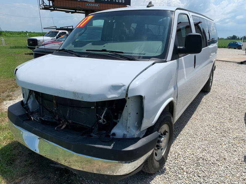 2017 Chevrolet Express Passenger for sale at Tiger Auto Sales Inc in Danville IA