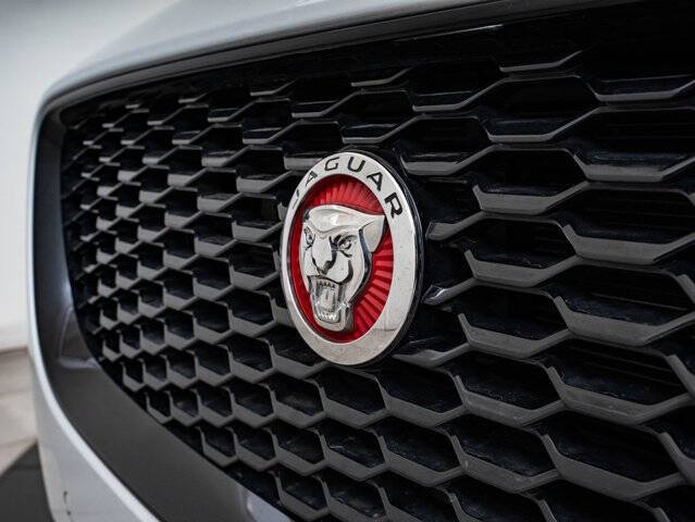 2019 Jaguar E-PACE P300 R-Dynamic SE