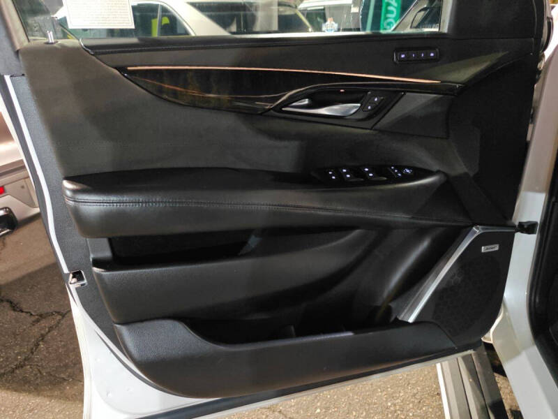 2019 Cadillac Escalade Platinum