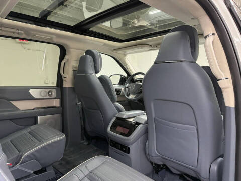 2022 Lincoln Navigator Black Label