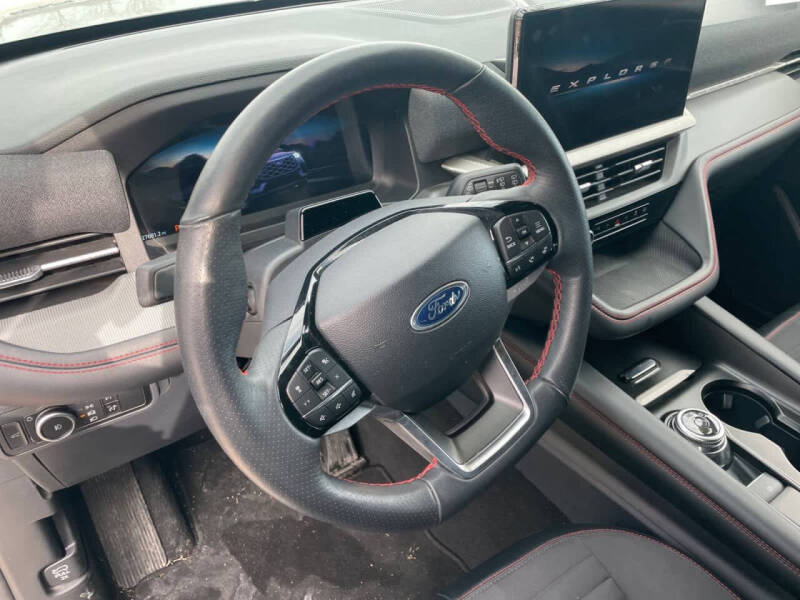2025 Ford Explorer ST-Line