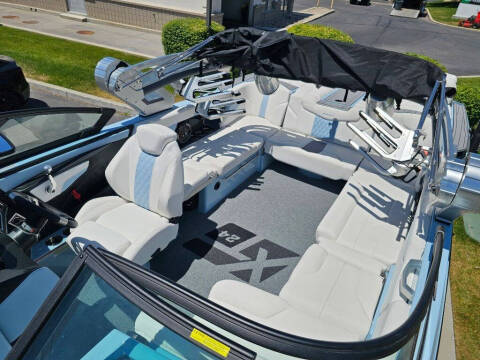 2022 MasterCraft XT24