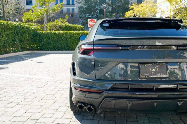 2023 Lamborghini Urus Performante