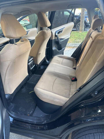 2020 Toyota RAV4 Hybrid LE