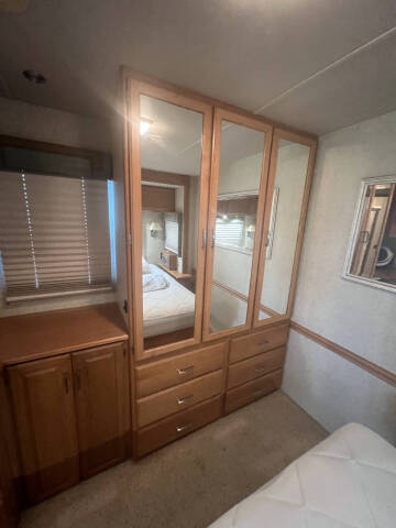 2007 Winnebago Adventurer