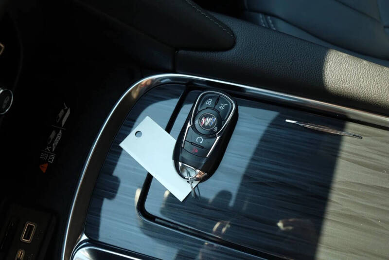 2022 Buick Enclave Essence
