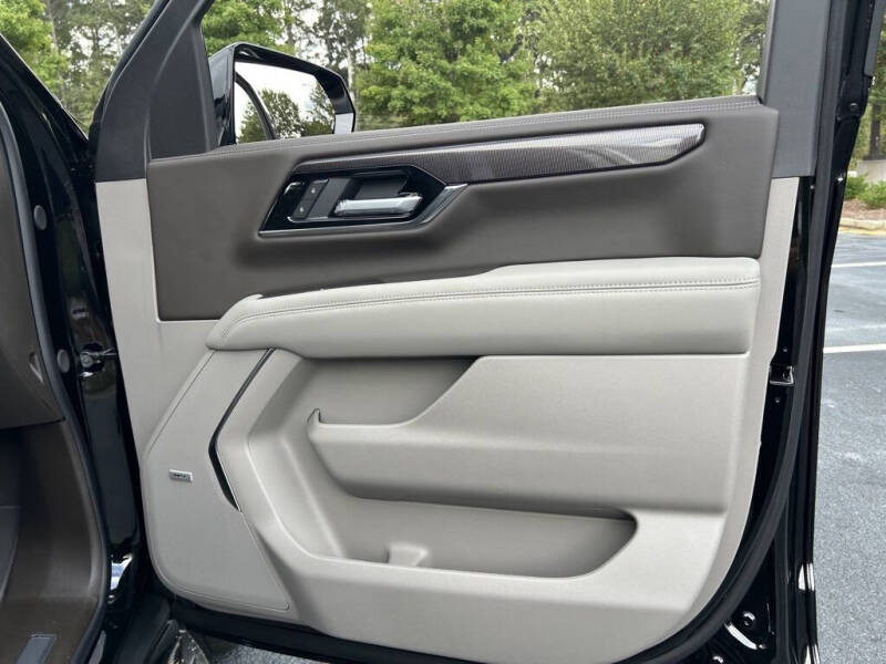 2025 GMC Yukon Elevation