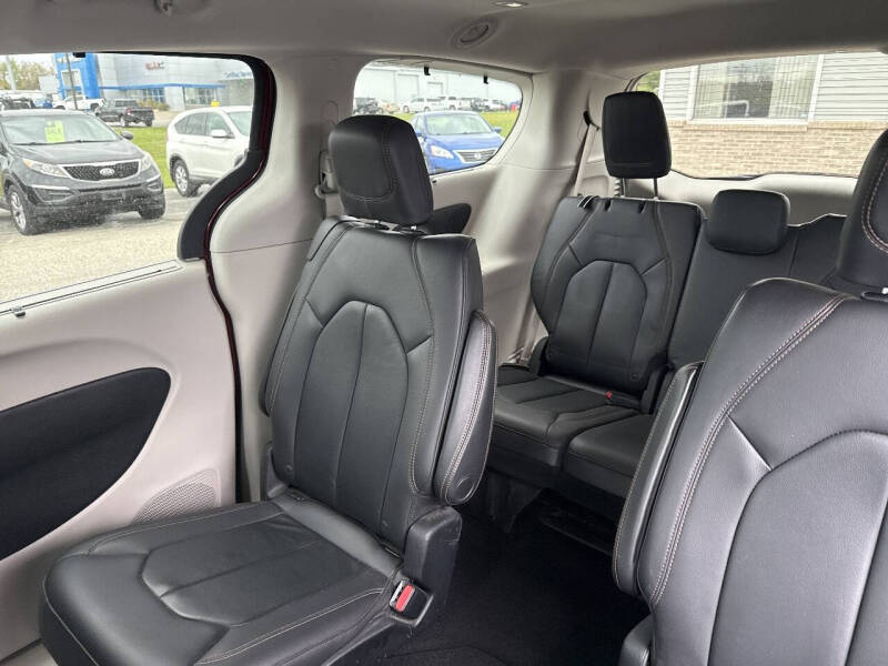 2017 Chrysler Pacifica Touring-L