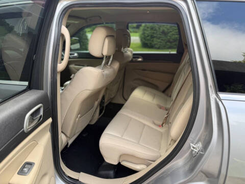 2019 Jeep Grand Cherokee Laredo E