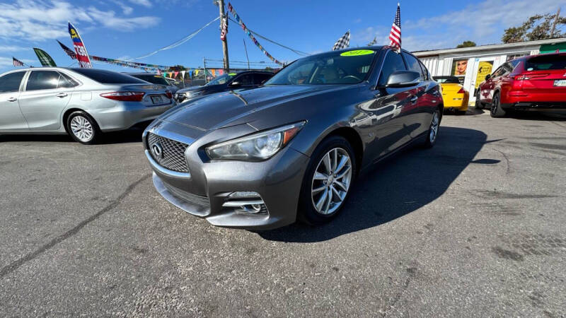 2017 INFINITI Q50 Premium photo 4