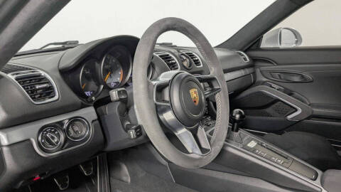 2016 Porsche Cayman GT4