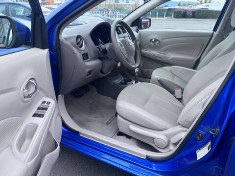 2015 Nissan Versa 1.6 SV