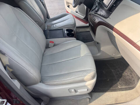 2014 Toyota Sienna XLE 7-Passenger