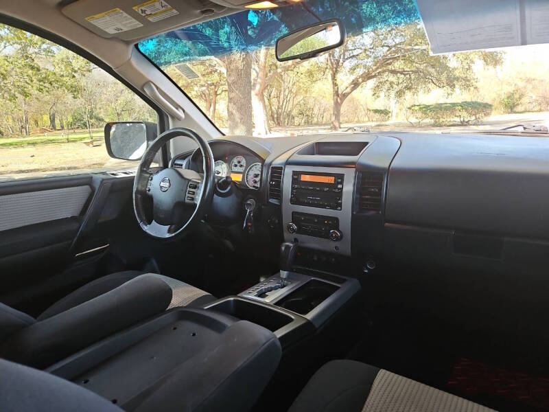 2012 Nissan Titan PRO-4X photo 22