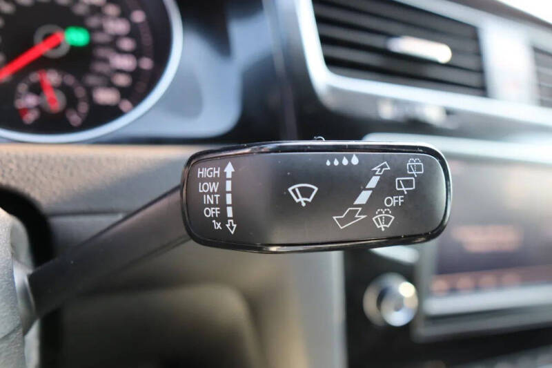 2017 Volkswagen Golf GTI S