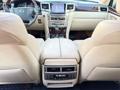 2013 Lexus LX 570
