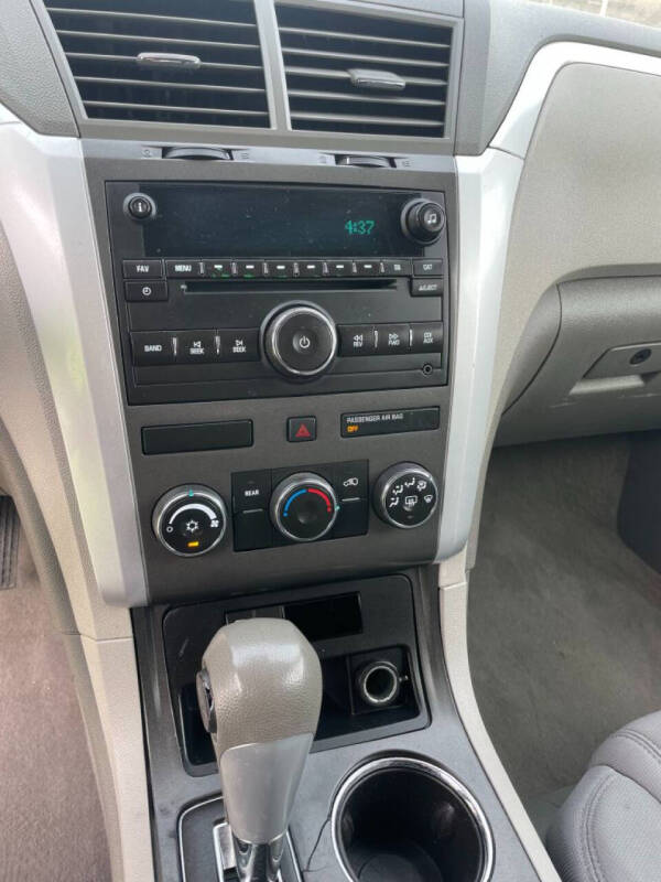 2011 Chevrolet Traverse LS