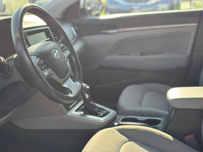 2018 Hyundai Elantra SEL