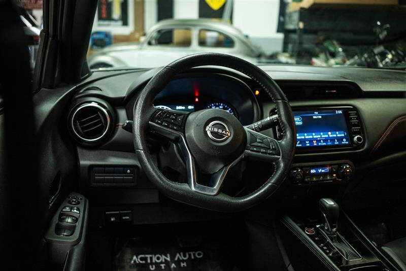 2024 Nissan Kicks SR