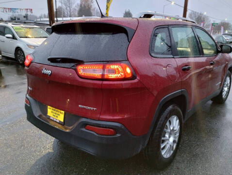 2015 Jeep Cherokee Sport