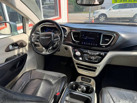 2017 Chrysler Pacifica Touring Plus