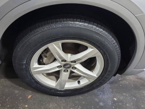 2023 Audi Q5 quattro Premium 40 TFSI