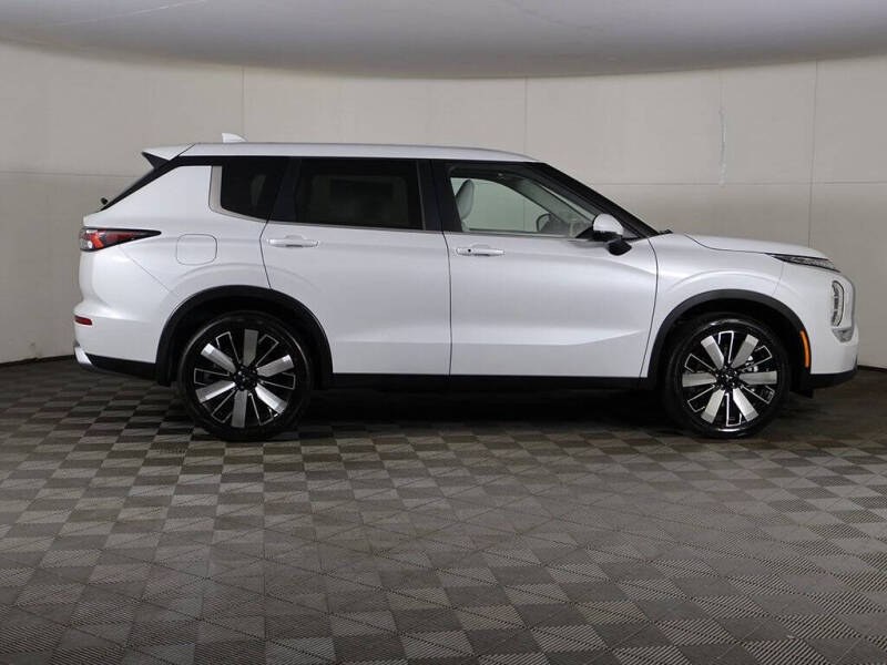 2025 Mitsubishi Outlander SE