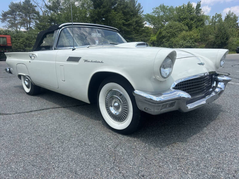 1957 Ford Thunderbird