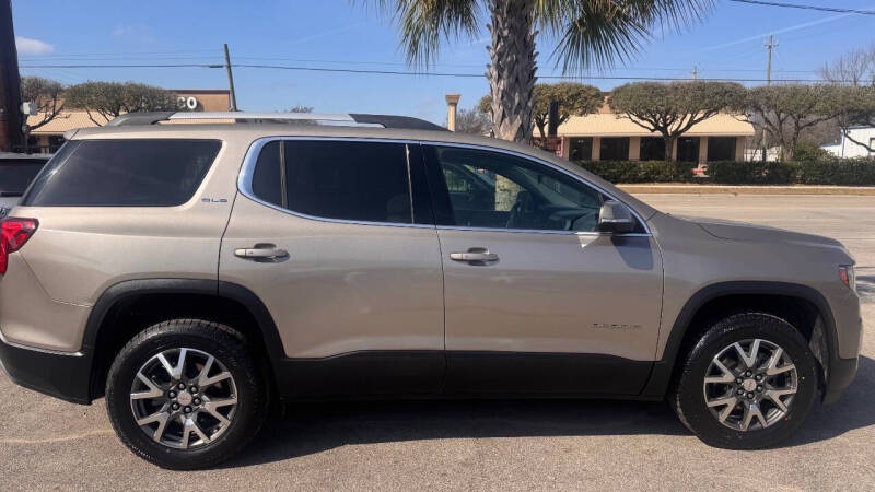 2022 GMC Acadia SLE