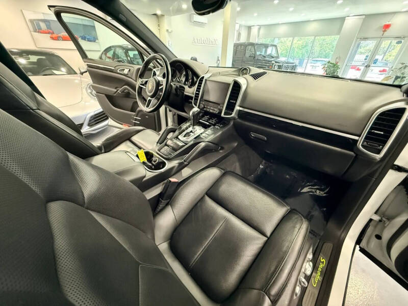2017 Porsche Cayenne S E-Hybrid Platinum Edition