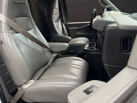 2022 Chevrolet Express 2500