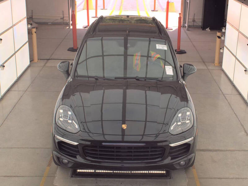 2017 Porsche Cayenne Platinum Edition