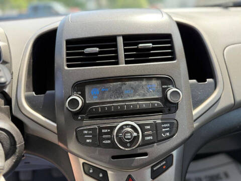 2013 Chevrolet Sonic LT Manual