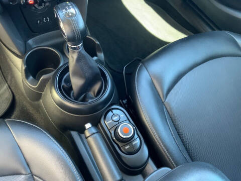 2017 MINI Hardtop 4 Door Cooper