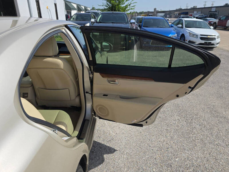 2013 Lexus ES 300h