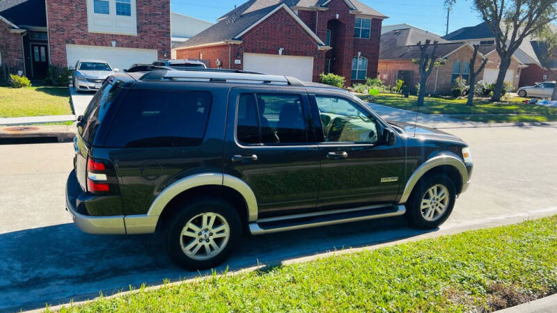 2006 Ford Explorer Eddie Bauer photo 2